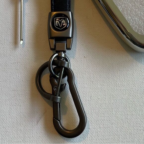 Dodge Logo key fob Keychain Black Leather and Key Fob Cover in Silver NWT - Picture 4 of 10